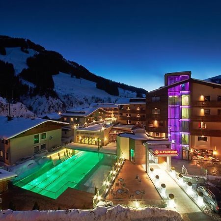 Alpinresort Valsaa - Sport & Spa Saalbach-Hinterglemm Bagian luar foto