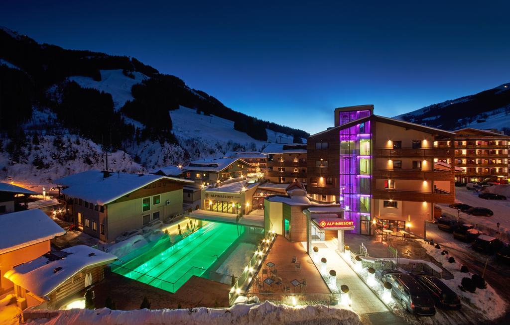 Alpinresort Valsaa - Sport & Spa Saalbach-Hinterglemm Bagian luar foto